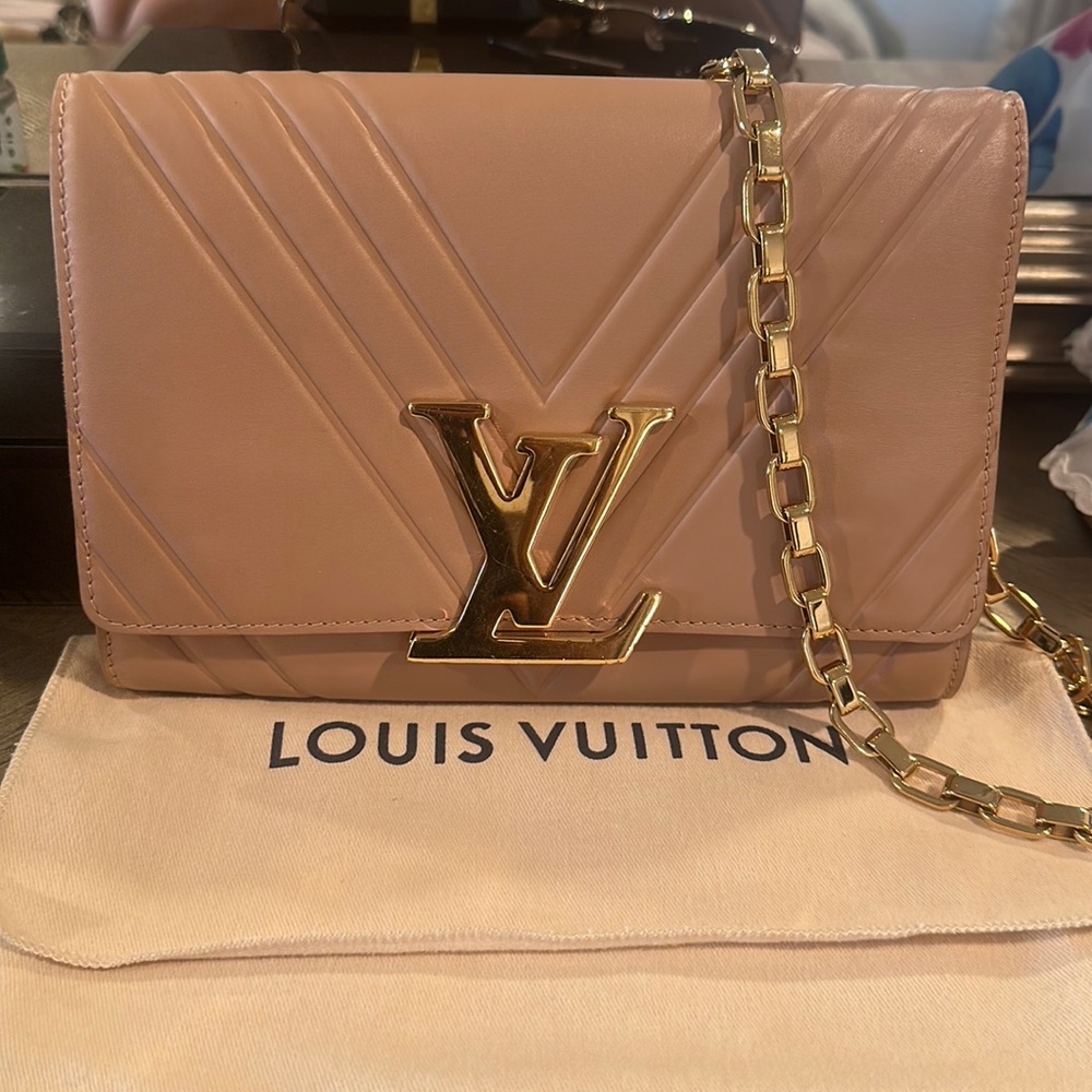 PO.Louise GM CH.Air.V Nud